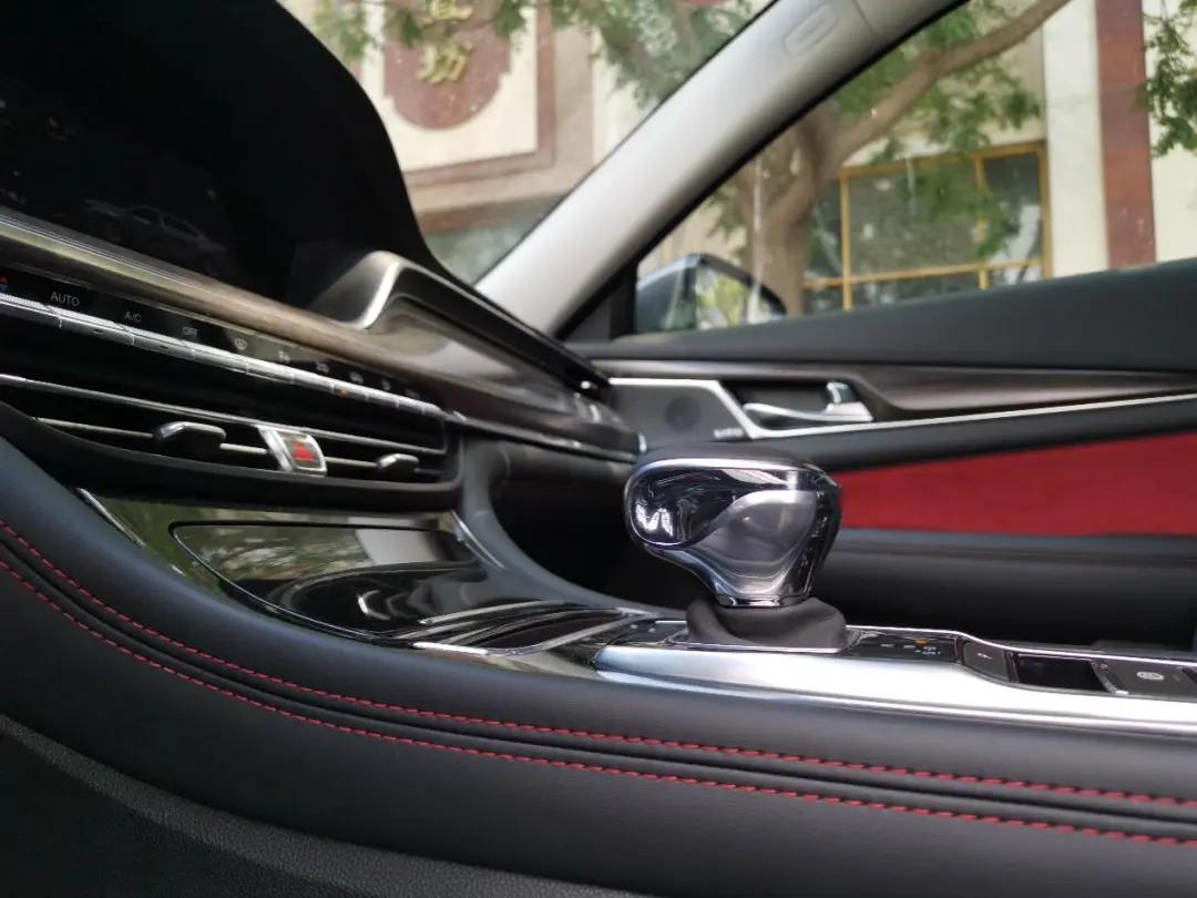 广汽传祺ga82016款320t行政版,2017款ga8行政版1.8t