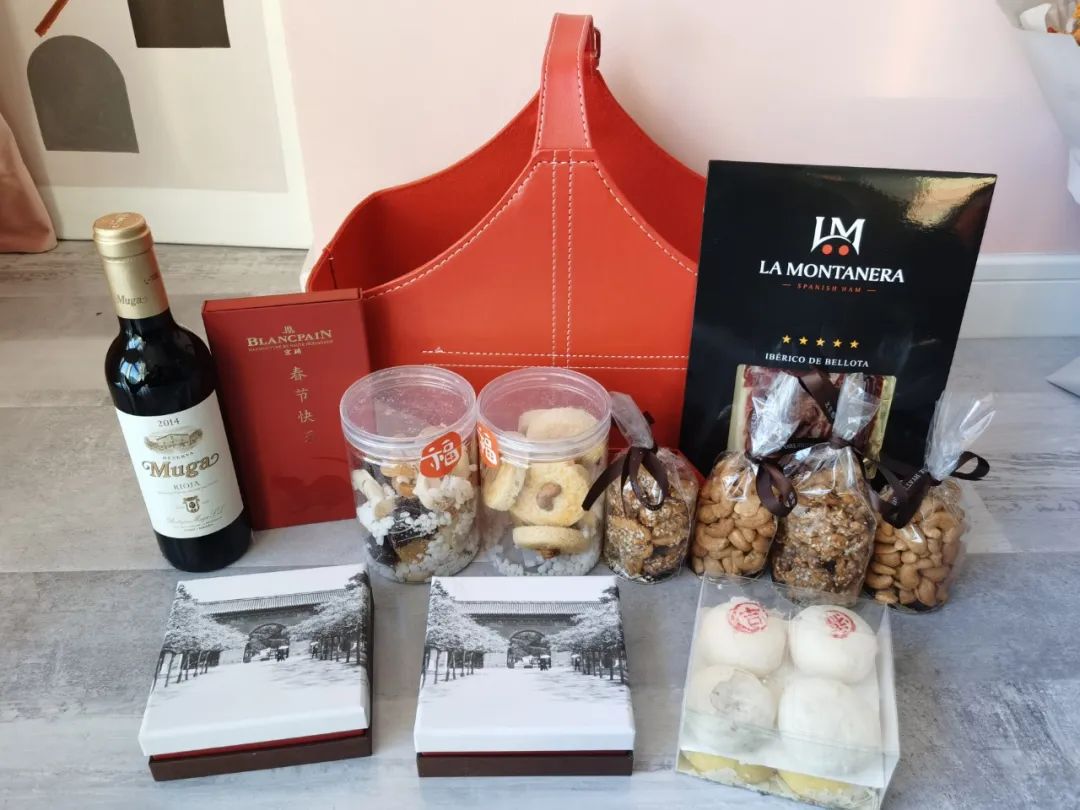 拆开之前收到的54个快递，每一份都让人感到美好