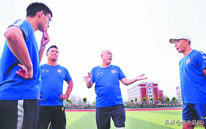 淄博市足球队主教练王健,淄博足球总教练