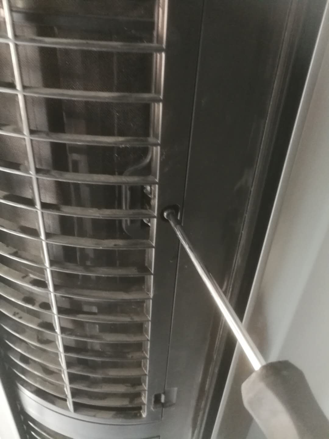 tcl立式空调怎么清洗过滤网,挂式空调清洗过滤网拆卸步骤图