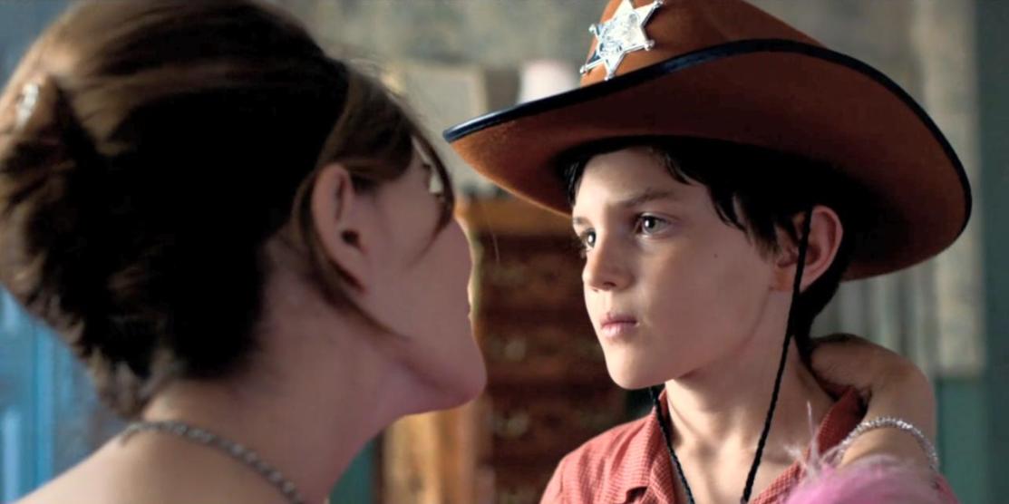 卷福《梅尔罗斯》,用一生治愈童年,论残暴的原生家庭之恶