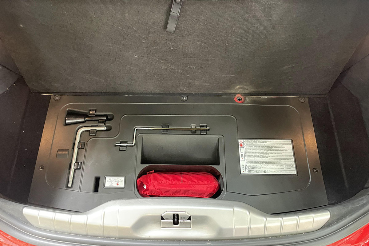 租赁公司卖法拉利,租赁公司的车子能不能买