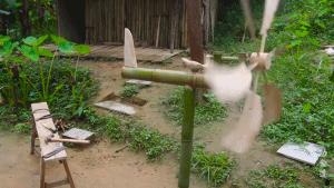 中国老爷爷给孙子做的神奇玩具,老外看中国爷爷给孙子做玩具