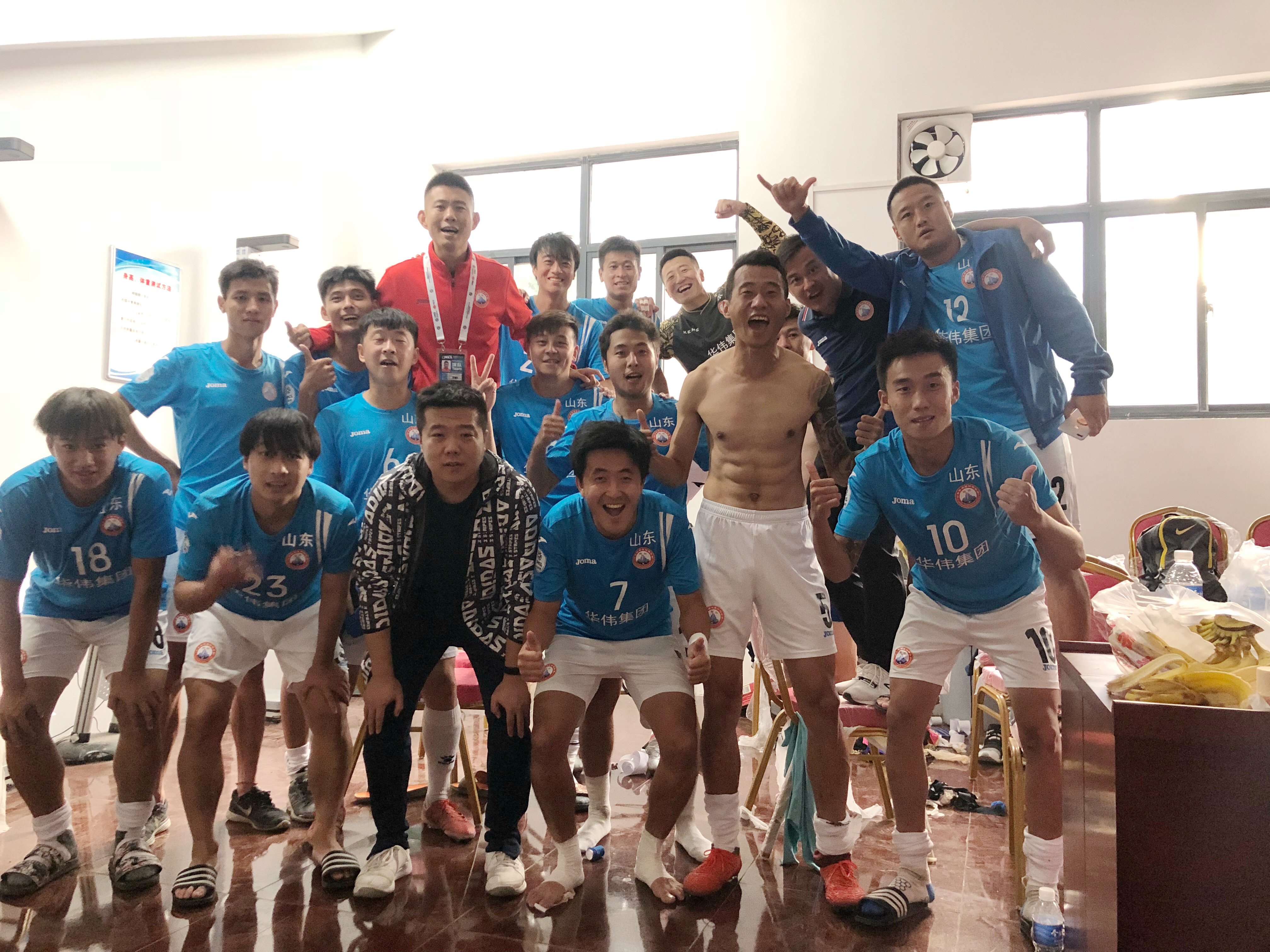 当年差点进河床青年,失业后如今在踢中乙(四)