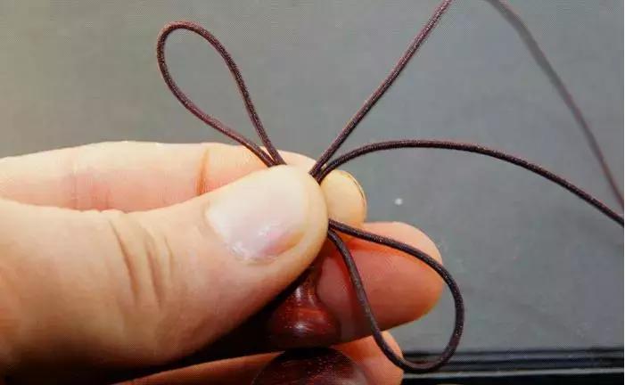 手串穿珠子打结教程慢动作简单,单绳穿珠子打结方法图解