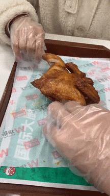 刚租的房子,打扫时发现的前租客留下的东西,要告诉房东吗?