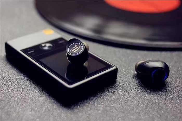 顶级tws无线蓝牙耳机评测,jbltune120tws真无线入耳式耳机