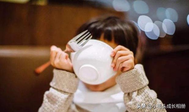 孩子不爱吃饭的小妙招,小孩不爱吃饭吃饭不长肉