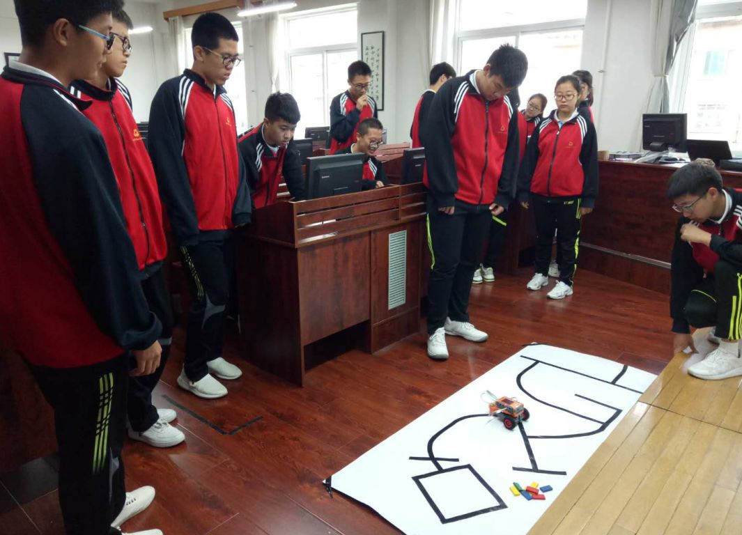 大连开发区十三中,大连十三中是什么档次的学校