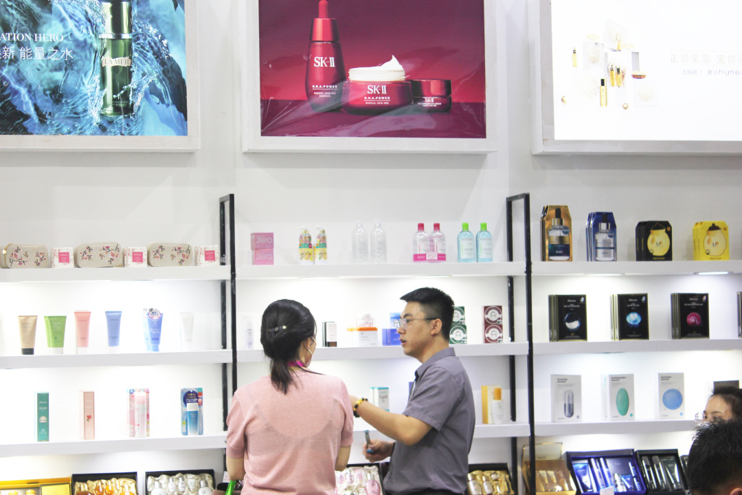 宓菲尔跨境电商平台参展上海美容博览会