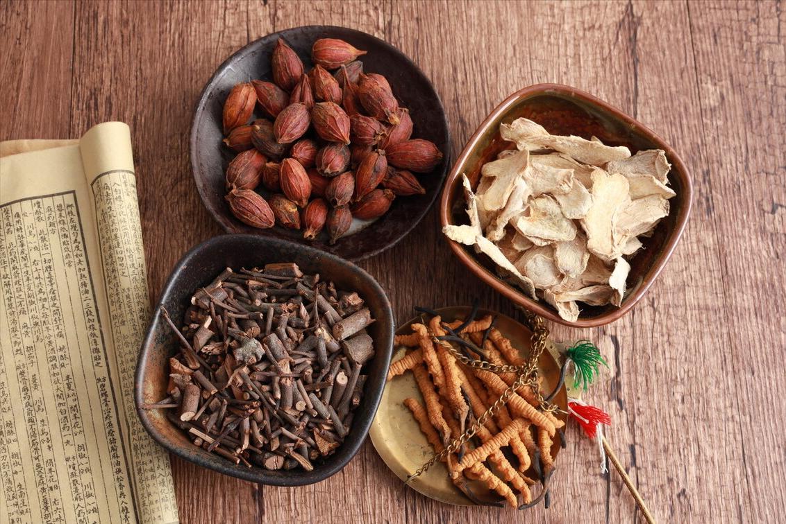 肝火舌边生疮如何调理,治疗肝经火盛中药方子