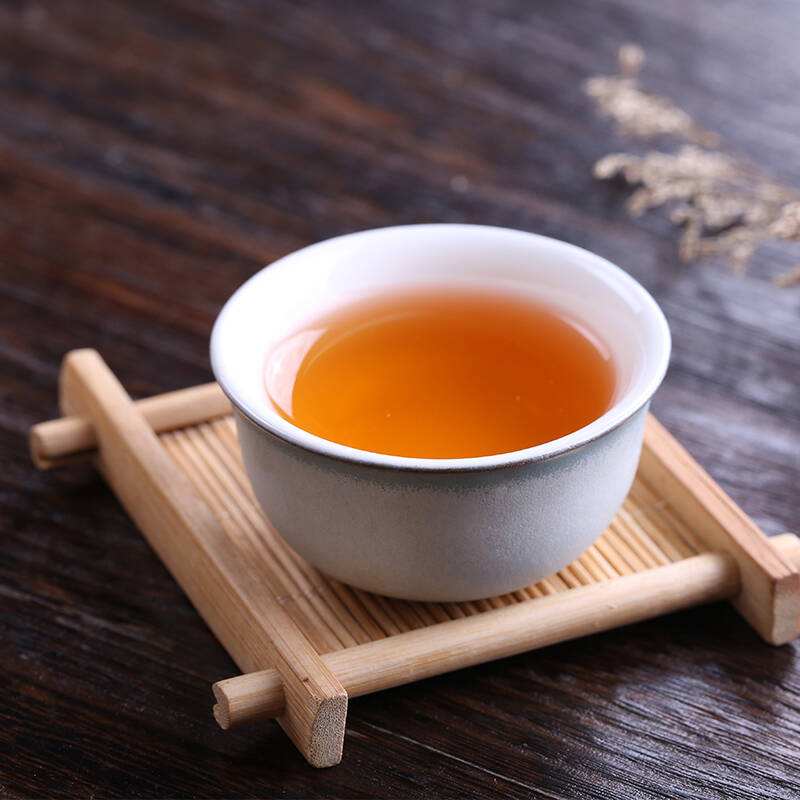 红茶为什么不能沸水冲奶,100度的开水泡红茶可以不