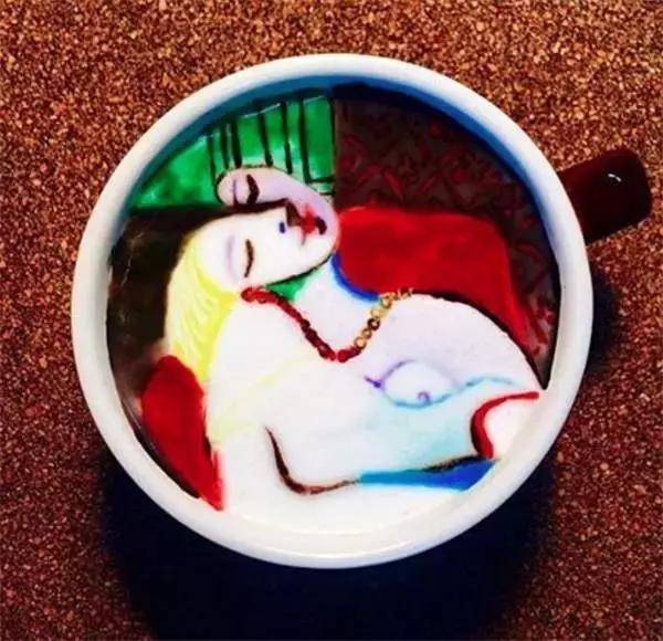 他把梵高的名画装进一杯咖啡，竟然撩到10万迷妹