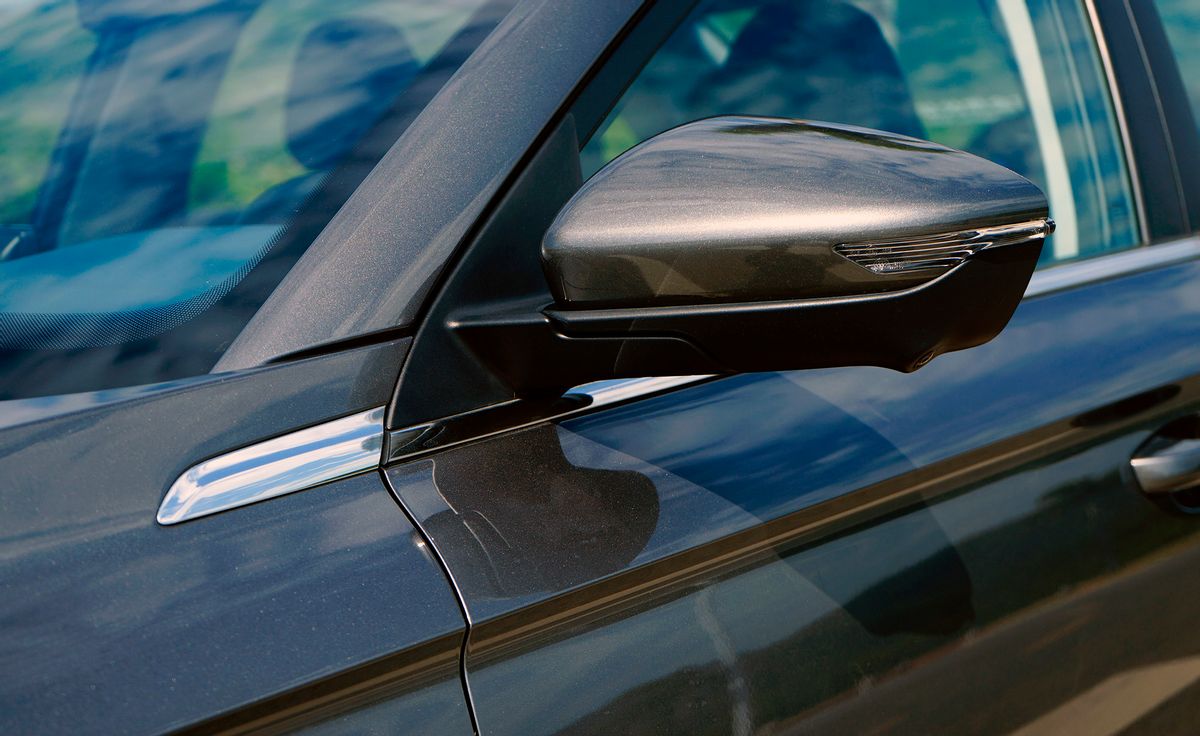 帝豪第四代冠军版豪华型驾驶体验,外观时尚舒适动力好的车