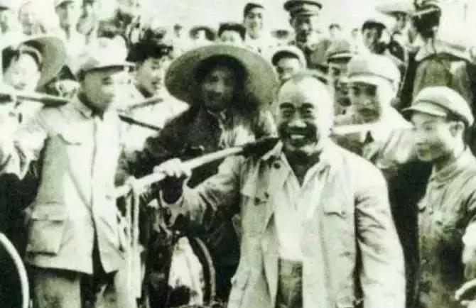 *德朱**元帅逝世43周年，致敬红军之父，致敬开国伟人！