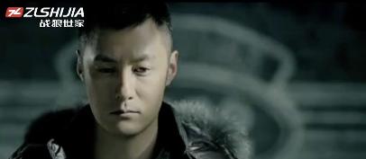 美国阿迪感到了压力！中国战狼刀锋鞋负重前行，国产跑鞋弯道超车