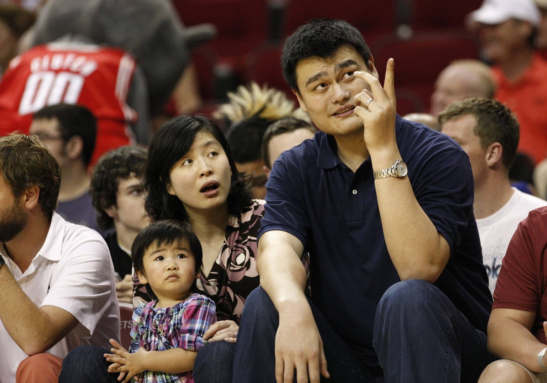 姚明和叶莉背后不一样的故事,姚明叶莉爱情故事