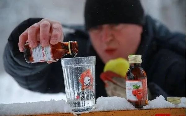 战斗民族没有伏特加的原因,伏特加血液