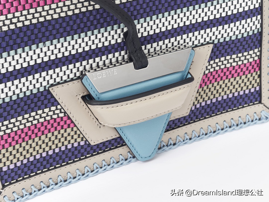 loewe半月形手袋手提包,loewe走秀款包包