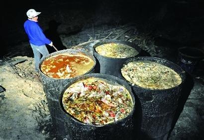 黑心商贩使用地沟油,黑心商贩发现地沟油