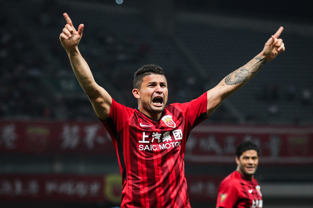 中超三强集体赢球，国安队七连胜破联赛记录，恒大紧咬比分