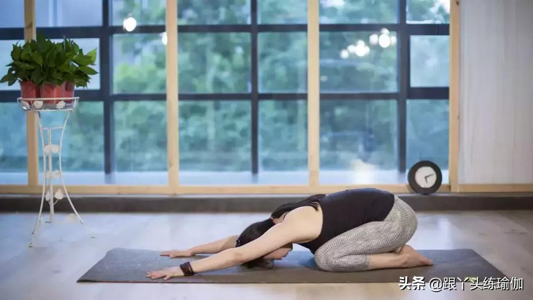 初学瑜伽颈椎基本动作视频,颈椎瑜伽初学入门视频教程