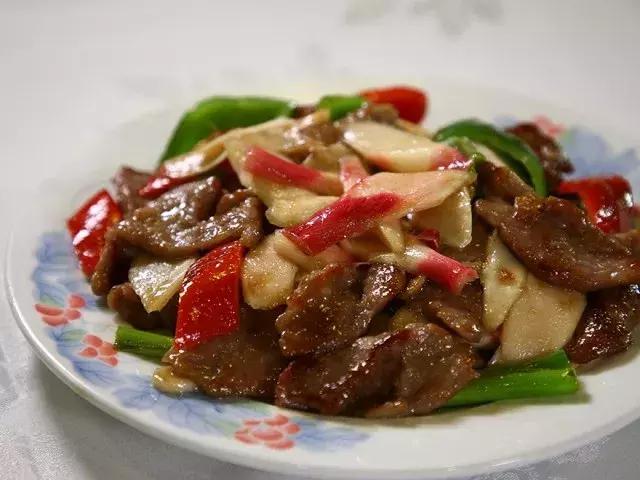 广东猪脚姜寓意,广东猪脚姜为啥又酸又甜的