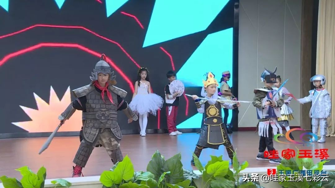 小学生环保时装秀的衣服怎么做,小学生环保时装秀方案