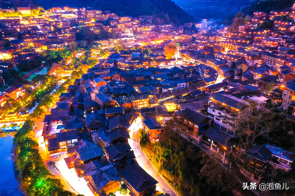 贵州租苗服多少钱,贵州景区租苗服