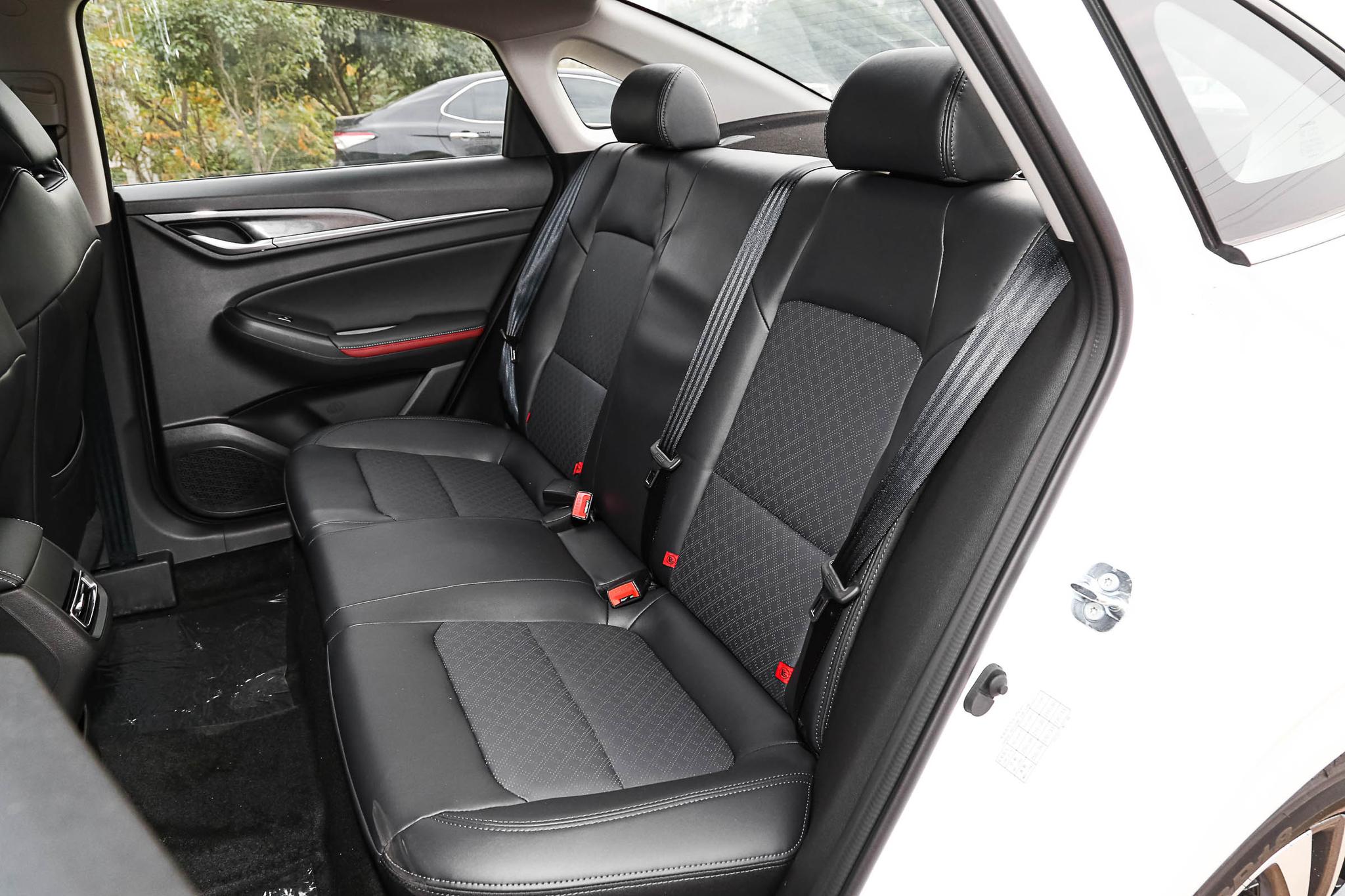 6万预算这3款车最合适颜值高省油,预算10万元这几款车型值得一看