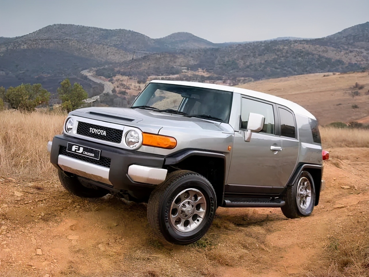 suv与越野车有什么区别,为什么suv和轿车同价位