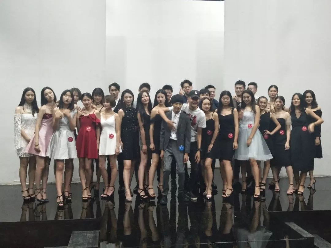 少儿模特训练前景如何,少儿模特训练能带给孩子什么