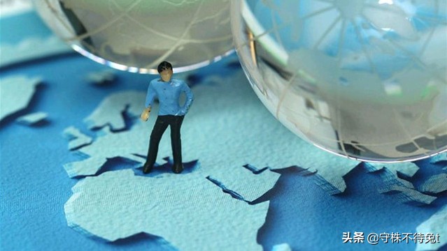 抓癞蛤蟆手上长的疙瘩叫什么,摸了癞蛤蟆手上长的小疙瘩