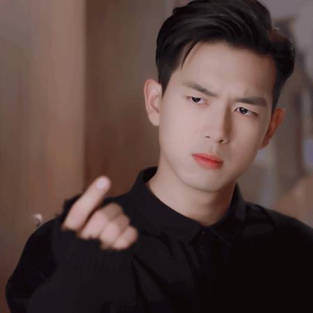 李现200斤未p照片曝光：你以为的腹肌男神，其实是自律狂魔