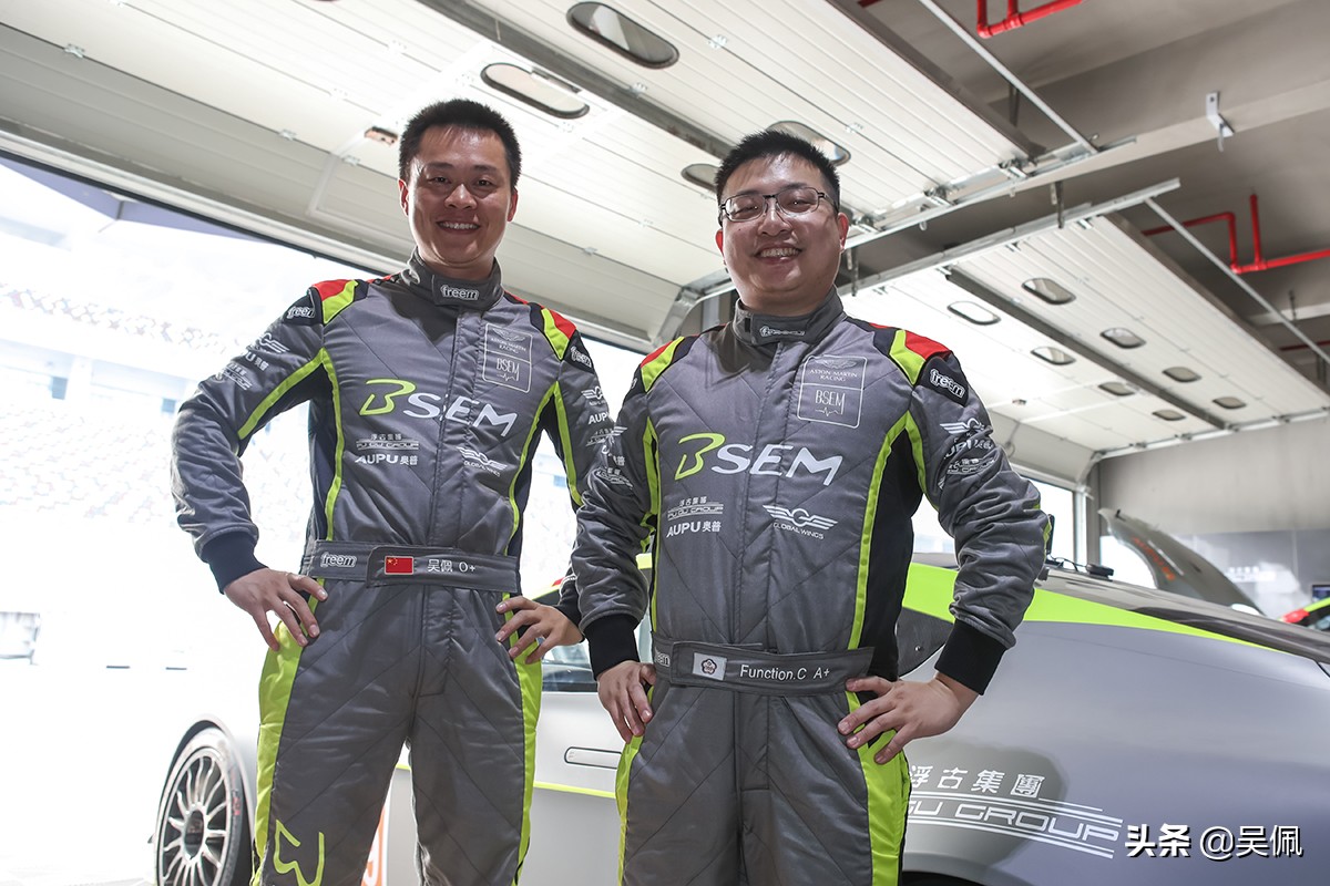 花500万去投资酒吧一年回本值得吗,当一名赛车手可以赚多少钱