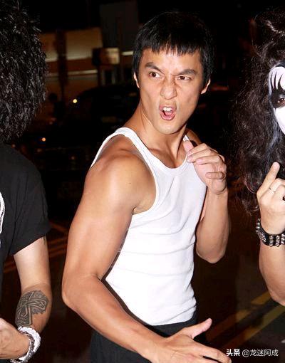 这才是李小龙最经典的电影,周星驰电影致敬李小龙