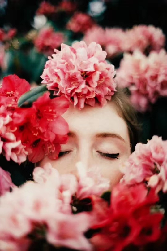 如何撒娇能让男人心酥腿软，恨不得把你捧在手心疼爱