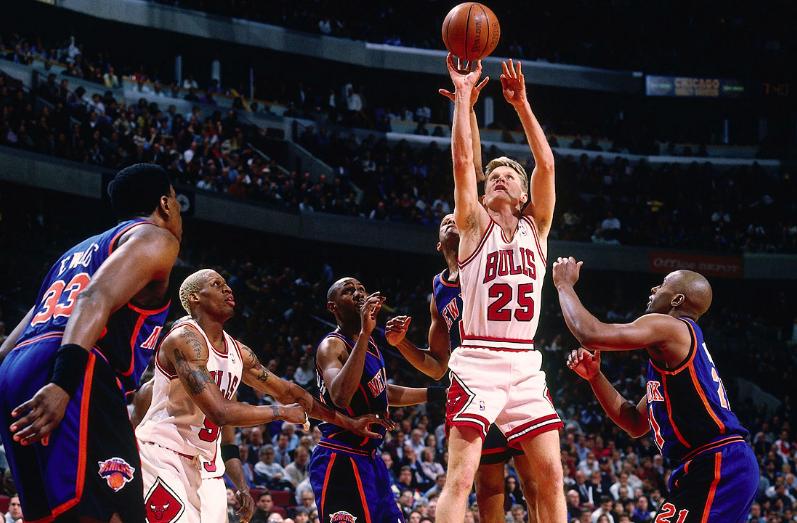 投篮时应该盯着球还是看着筐？这或是NBA历史上最易被忽视的难题