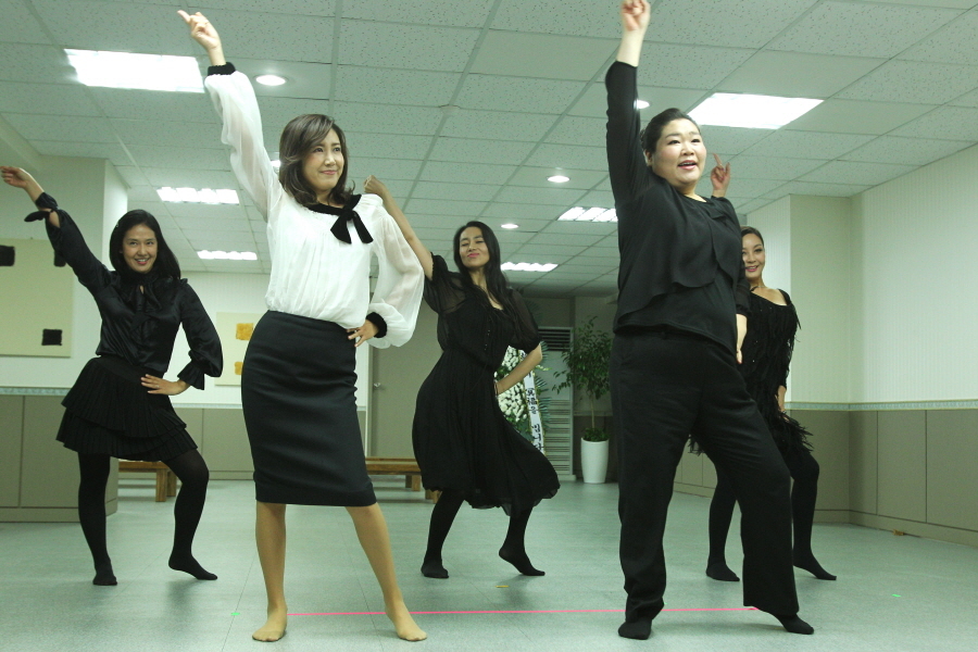 十部顶级解压喜剧电视剧,十部顶级解压喜剧电影