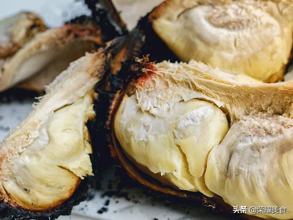 烤猪眼睛的正确吃法,烤猪眼最正宗的做法