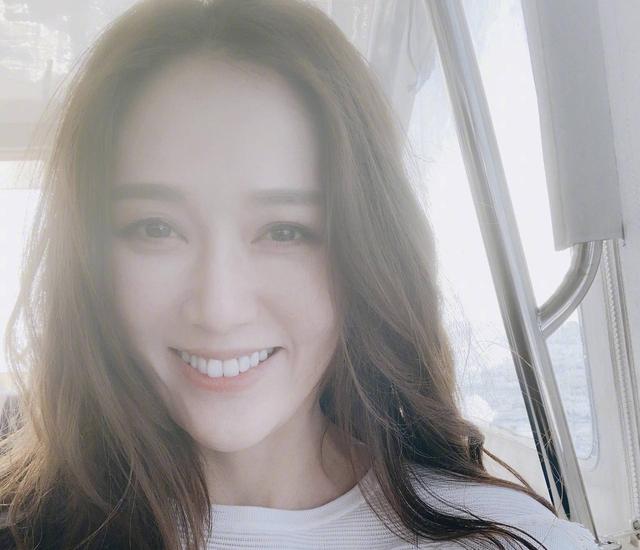 陈乔恩晒过敏照双腿上布满红疹,陈乔恩自曝对寒冷天气过敏