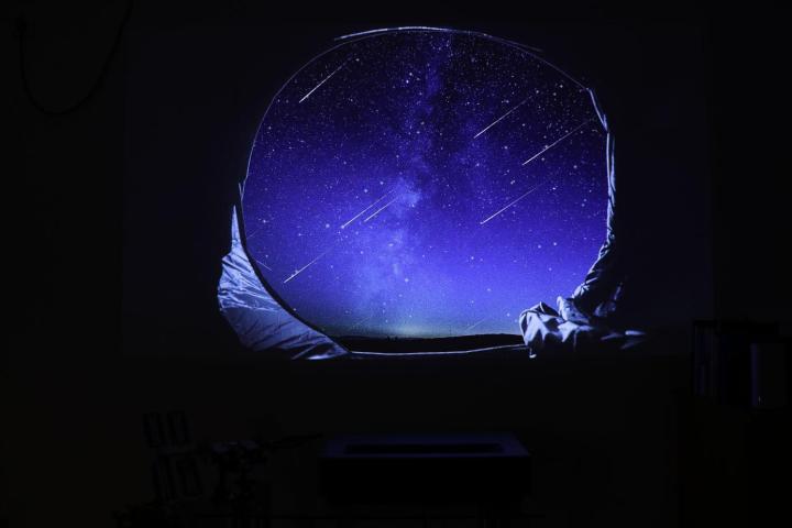 激光投影4k哪个最好,激光投影和灯泡投影哪个好