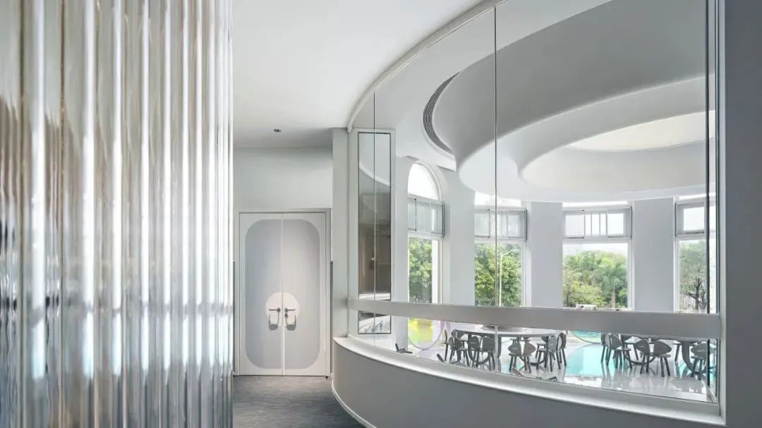 名人孩子做校友，14年稳居深圳C位的戏剧幼儿园，满足了我的期待