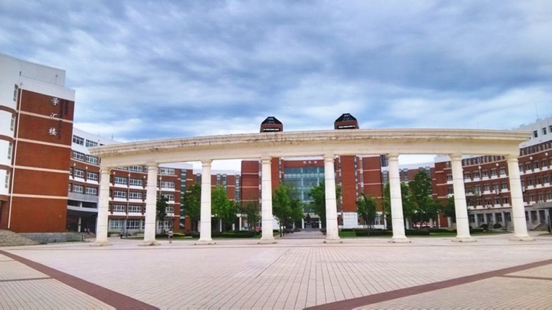 全国仅有两所名字带海事的大学，一所211，被称为航海家的摇篮