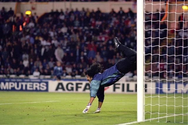 伊基塔的蝎子摆尾是怎么弄出来的,疯子门将伊基塔谁做出了蝎子摆尾