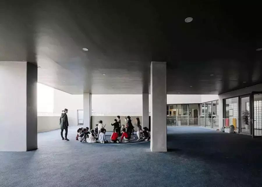 看腻了性冷淡的极简风,清冷系和性冷淡风