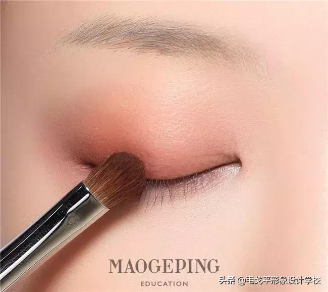 怎样画出大眼妆,如何画出精致眼妆