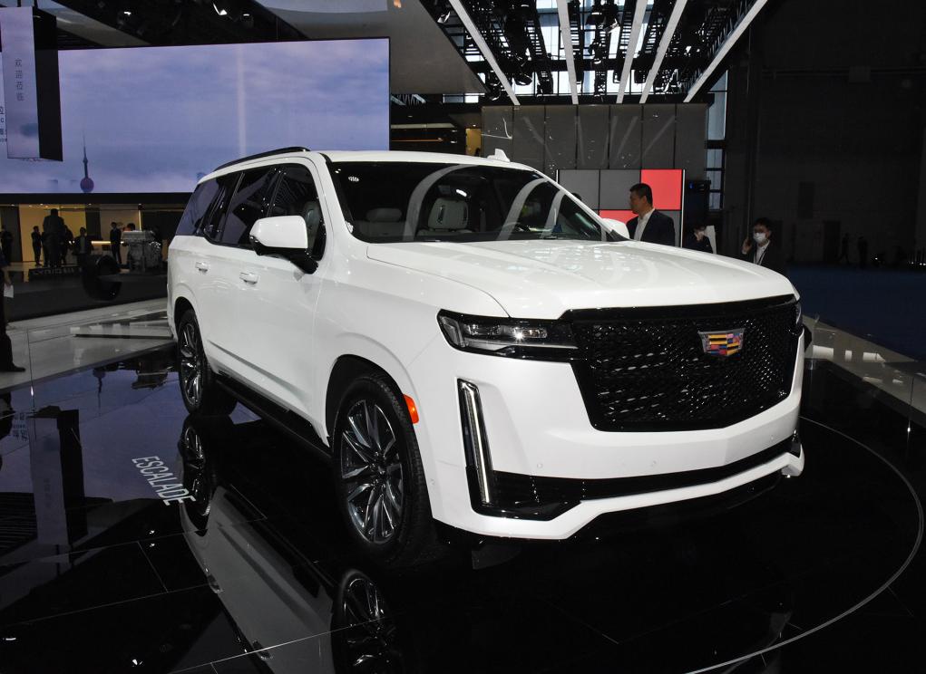 “浴皇大帝”凯雷德运动版，气场不比揽胜差，车长近5.4m+623N·m