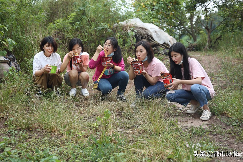改造爱心小屋旁边的屋子,爱心小屋改造