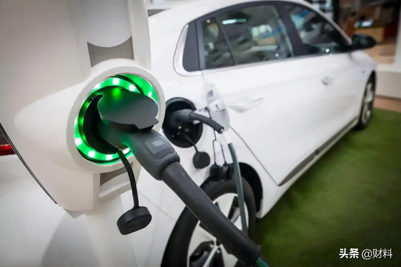 为何私人加油站便宜还能免费洗车,为什么私人加油站便宜还免费洗车